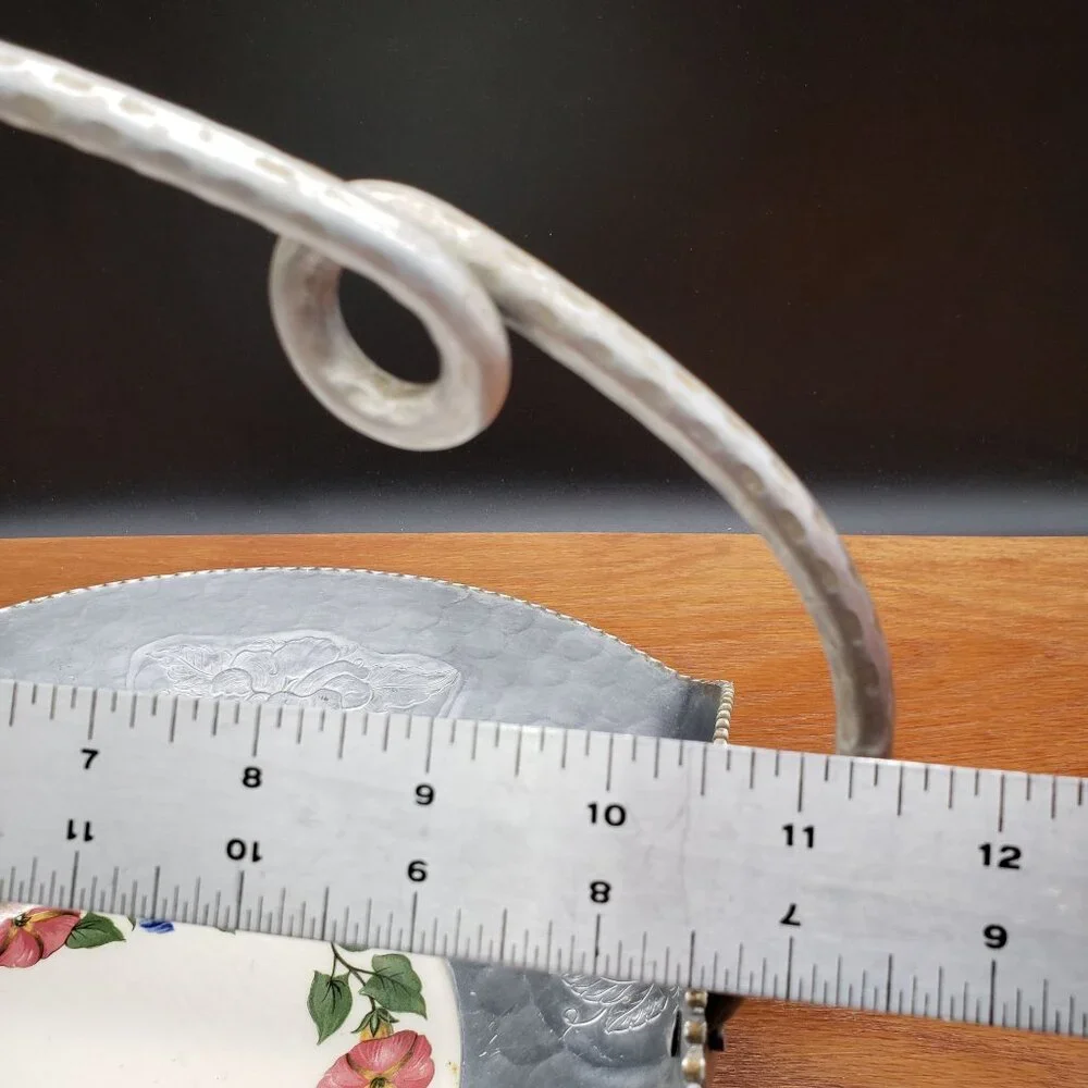Vintage Cromwell Hammered Aluminum Handled Tray w Shenandoah Floral Center